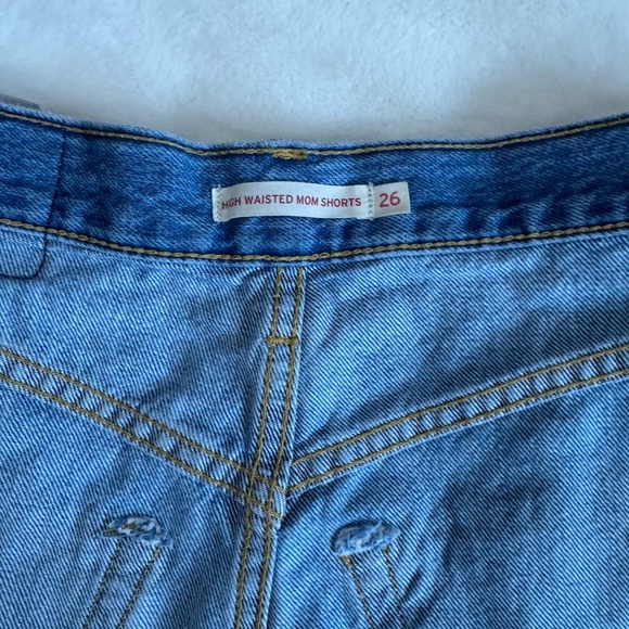 LEVI’S DENIM SHORTS – SIZE 26 - Picture 6 of 7